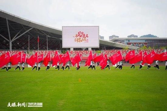 爱丽丝(Maggie Q饰)是一位医治睡眠的大夫，她的新办事对象是一个饱受睡眠熬煎的家庭。每当这家人入眠时，“夜魔”便会来袭，爱丽丝必需想法庇护这家人。